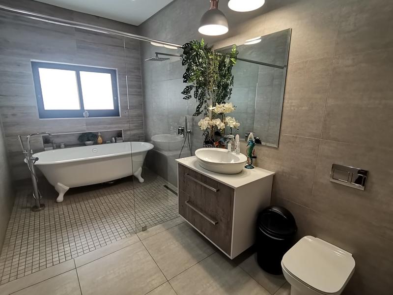 4 Bedroom Property for Sale in Heron Banks Golf Estate Free State